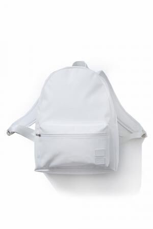 ポーター×M.U.G「グレイン コレクション」に新色ホワイト、軽量で防水のPVC素材を使ったバッグ