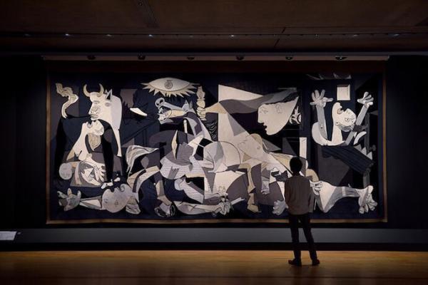 ポーラ美術館「ピカソとシャガール 愛と平和の讃歌」展、香水作りなど展覧会に関連したワークショップも