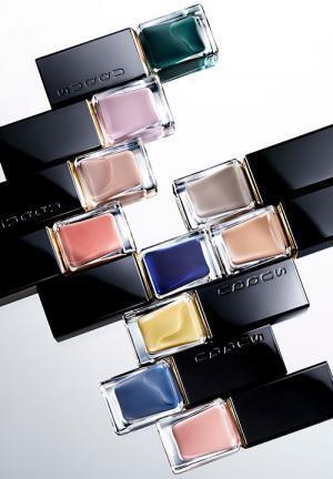 「SUQQU ネイル カラー ポリッシュ」大人の手元に知性を宿す全10色のスモーキーカラー