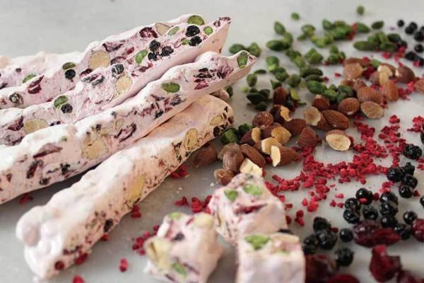 パパブブレ、ギンザ シックス店限定"ヌガー"に3種のベリー味が新登場、高級感ある桐箱入りセットも