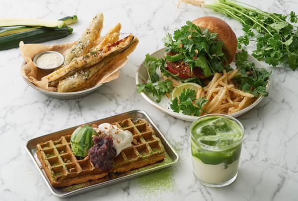 カフェ「J.S. フーディーズ」パクチーハンバーガーや抹茶ワッフルなどグリーンな4種の新メニュー