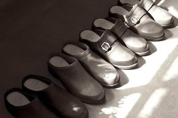 フット・ザ・コーチャー新作サンダル2種発売 -  ミリタリーテイストのレザー×クロッグタイプ