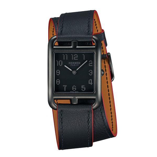 エルメスのウィメンズアイコン時計に新モデル「ケープコッド　シャドウ」漆黒に浮かぶ一筋の赤