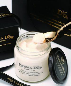 最高級ヨーグルト「クレマドール」1つ5,400円、国産生乳・はちみつ・砂糖のみで仕上げた極上の味わい