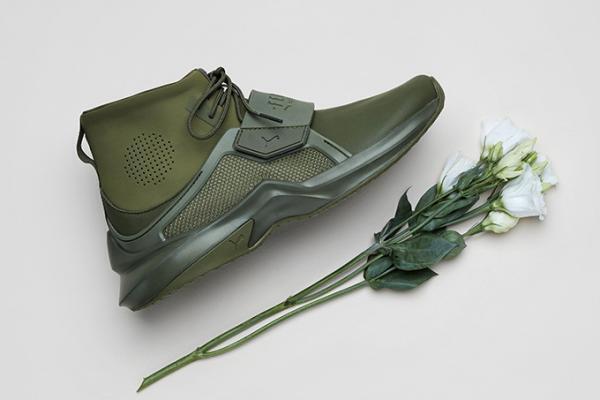 フェンティ プーマ バイ リアーナの新作「トレーナー」ストリートでも映えるトレーニングシューズ