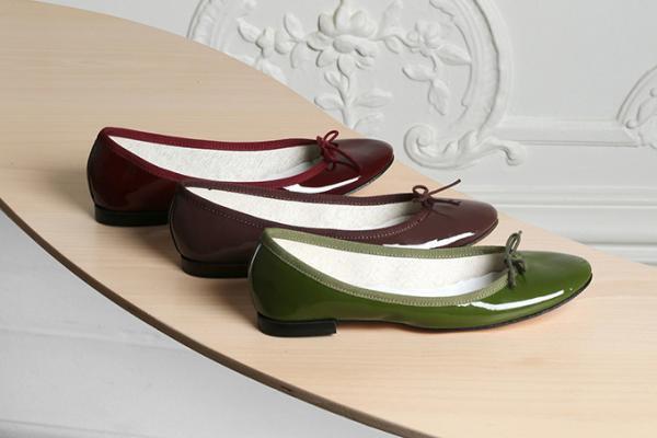 レペットの新作バレリーナシューズ、「千夜一夜物語」から着想したボルドーやモスグリーン