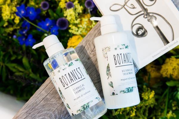 「ボタニスト(BOTANIST)」初の直営店が原宿に、限定シャンプー＆トリートメント - カフェ併設