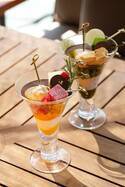 「パレスホテル東京」夏限定グラススイーツ - パッションフルーツと抹茶チョコのかき氷にボンボンアイス