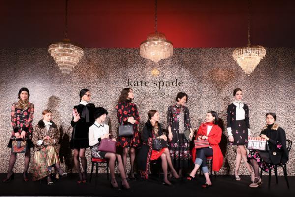 ケイト・スペード、17年秋コレクションを六本木で発表 - 20年代のパリへ旅に出かける