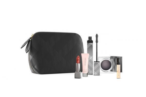 バーバリー魅惑的な目元を叶える、新アイブロウ＆アイライナー発売、限定キットも