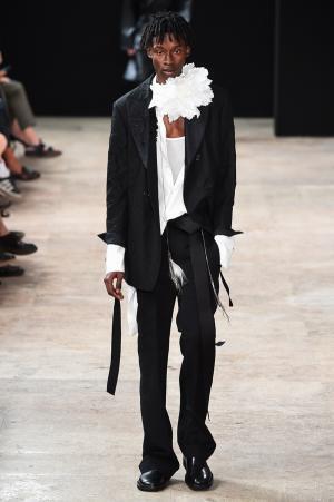 アン ドゥムルメステール  2018年春夏コレクション - 儚さに秘めた多様性