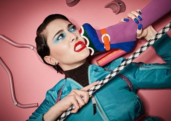 クリスチャン ルブタンから印象的なカットのラバーソールシューズ「ルビアスリート」登場