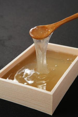 京の老舗「京菓子 笹屋昌園」大阪・うめだ阪急に限定登場、豆乳入りの白わらび餅＆とろ～り本わらび餅