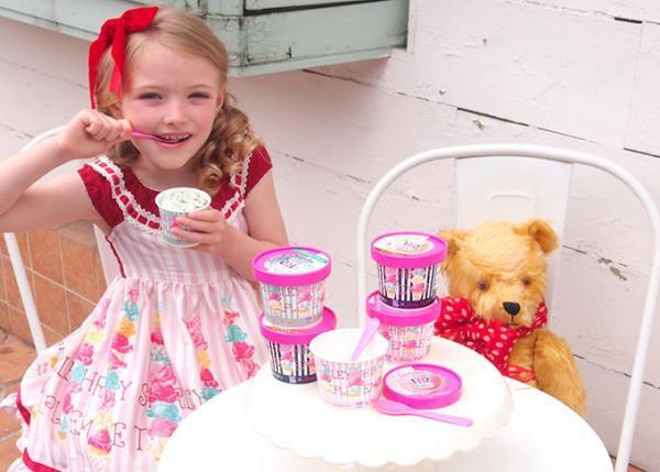 シャーリーテンプル×サーティワン、ストライプ柄の限定アイスクリームを伊勢丹新宿で発売