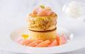ホテル インターコンチネンタル 東京ベイの夏グルメ、桃とクレームブリュレを乗せたもちもちパンケーキ