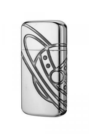 ヴィヴィアン・ウエストウッドの新作ライター、ORBを大胆にあしらって