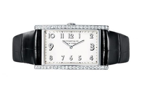 「ティファニー イースト ウエスト」の新作ウォッチ - 横向きの文字盤とダイヤモンドが演出する高級感