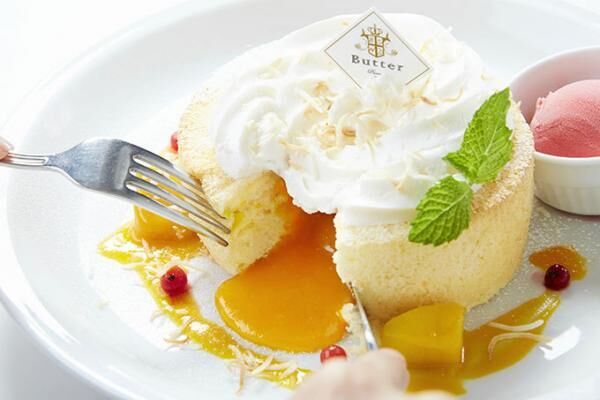 パンケーキ専門店「バター」の夏限定メニュー - ふわふわスフレパンケーキに濃厚なマンゴーを