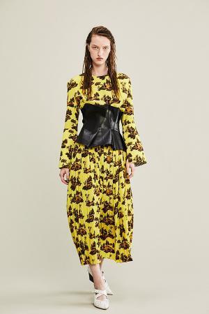 アキラナカ 2018年リゾートコレクション - コルセットを再解釈、リラックスエレガンス×モード