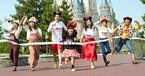 仮装して開園前の東京ディズニーランドを走る「ディズニー・ハロウィーン・ファン・アンド・ラン」初開催