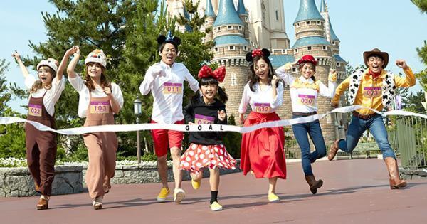 仮装して開園前の東京ディズニーランドを走る「ディズニー・ハロウィーン・ファン・アンド・ラン」初開催