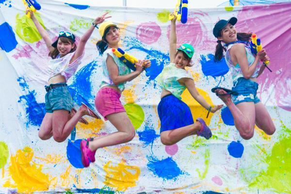 リアルカラーシューティングイベント「カラー ガン」鎌倉ビーチで開催、本格BBQも