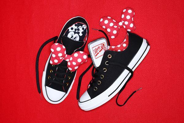 コンバースからディズニー「ミニーマウス」のオールスター
