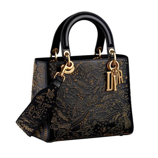 ディオール17年秋冬バッグ「I Feel Blue」星座や銀河が描かれた神秘的なデザインで登場