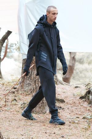 Y-3の2017年秋冬ウェア&スニーカー - ブラックを主役にした近未来的デザイン