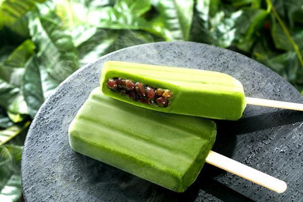 辻利兵衛本店の濃厚抹茶アイスバー「宇治抹茶金時あいす」井村屋のつぶあんを合わせた本格派