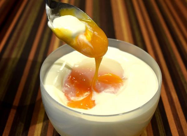 プリン専門店「熱海プリン」“温泉玉子のっけ”や“風呂まーじゅ”など、濃厚なめらかプリンが大変身