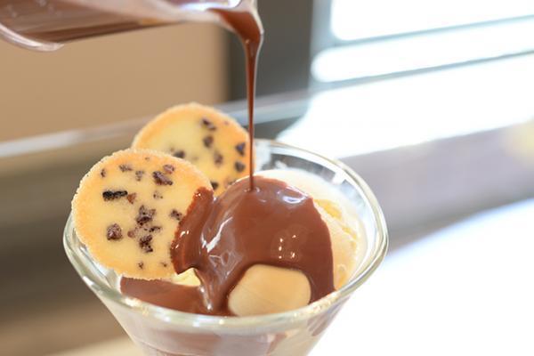 「ダンデライオン・チョコレート」福岡・博多に限定オープン - アフォガートやチョコレートバーなど