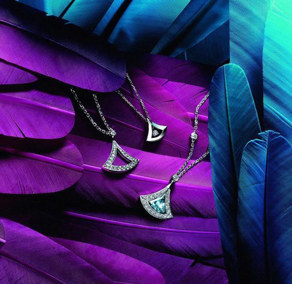 ブルガリ「ディーヴァ ドリーム」の新ジュエリー、アクアマリンが顔を出す扇形ネックレス