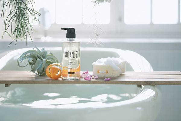 ボタニスト"オレンジ＆ピオニー"のボディーソープ、スフレとクリームから選べる"濃蜜"ボディーバター