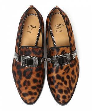 レイ ビームス、トーガ プルラとのコラボ新作オペラシューズ - ハラコとベロアの2素材で