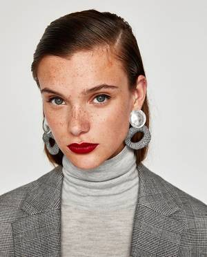 ZARA2017年秋冬の新作アクセサリー - 1点物のような大振りピアスやフリンジ付きピアスなど
