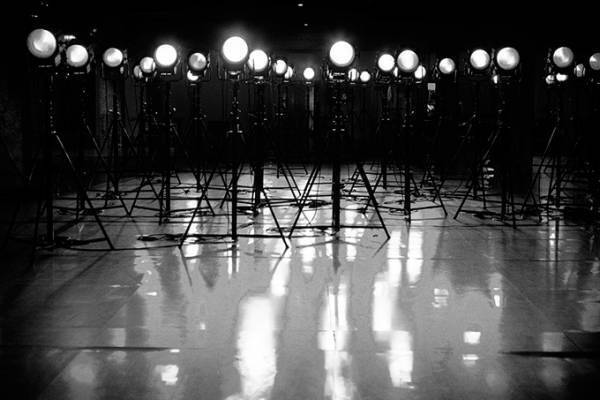 ヨウジヤマモト×蜷川実花、モノクローム写真展[ BLACKLIGHTS ]名古屋PARCOで巡回展