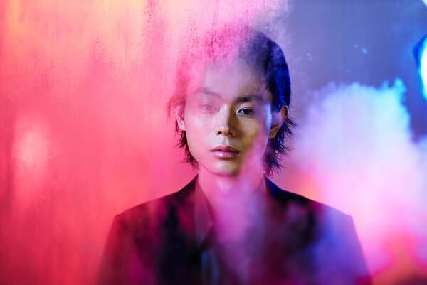菅田将暉のセカンドシングル「呼吸」自身作詞のラブソング、ワンカット撮影のMVも公開