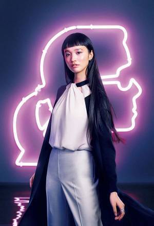 カール・ラガーフェルド×そごう・西武 第3弾、VANSスニーカー&フォッシルのネコ型時計が新登場