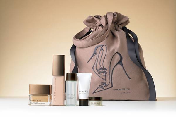 ルナソル×シューズブランド「ツル バイ マリコ オイカワ」シューズポーチ付きベースメイクアップキット