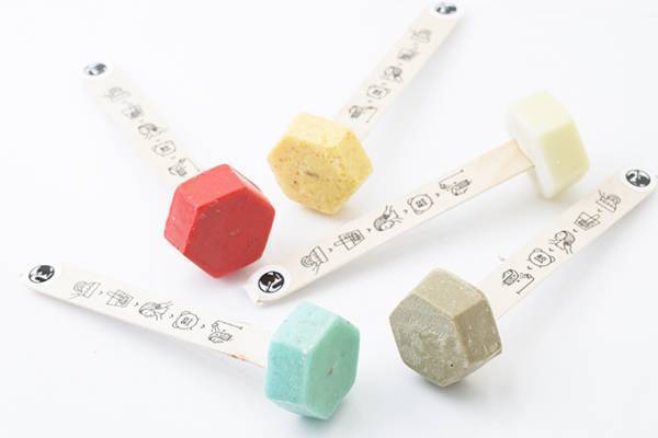 ラッシュの「ホットオイルトリートメント」シャンプー前に溶かして使う、キャンディー風の新ヘアケア