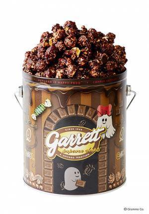 ギャレット ポップコーン×Q-pot.コラボ、ハロウィン限定“チョコレートの城をオバケが飛び回る”缶
