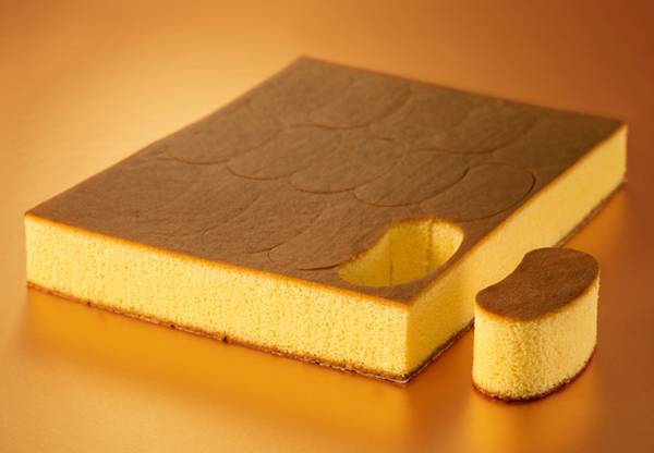 「東京ばな奈カステラ メープル味」羽田空港限定発売 - メープルとバナナ香る本格カステラ