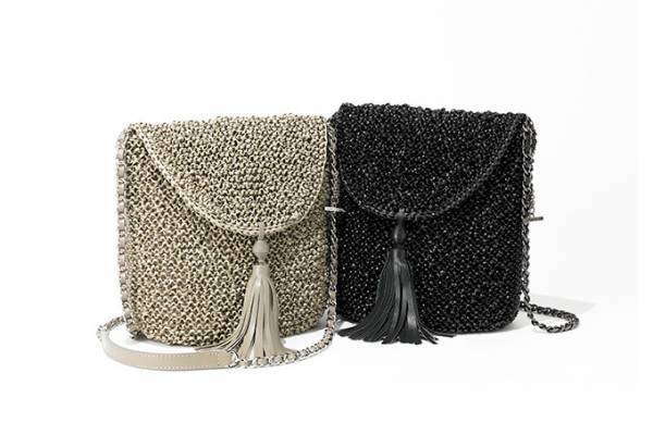 アンテプリマの新作ワイヤーバッグ「コルソコモ」レザータッセル付きのバケット型ショルダーバッグ