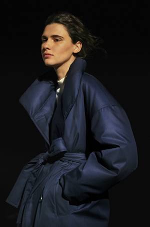 「ユニクロ ユー」17年秋冬ウィメンズ - 縫い目のない“3Dニット”で作るエレガントなシルエット