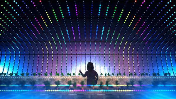 東京ミッドタウンでデザインに“ふれる”イベント開催、巨大ビニールハウスのやさいデジタルアートなど