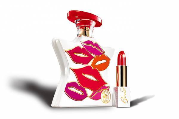 ボンド・ナンバーナイン、世界初レッドリップ付きの新フレグランス - ボトルにリップマークをデザイン