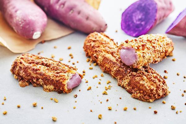 シュークリーム専門店「Z クロッカンシュー ザクザク」の新フレーバー「紫芋ザク」- 東京ソラマチ店で