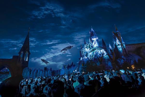 USJのハリー・ポッターの世界がハロウィン仕様に、バタービールのプディングなど限定メニューも