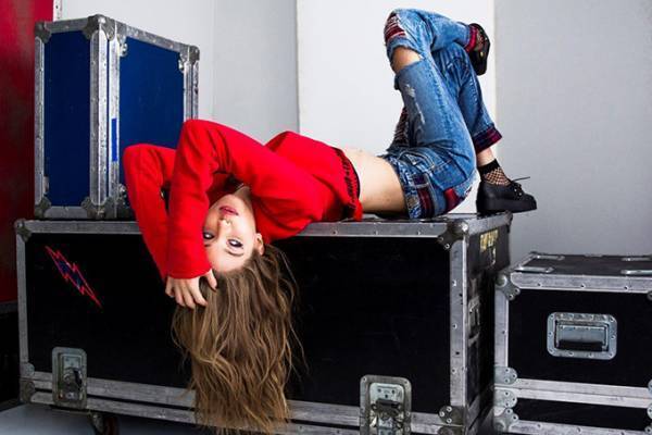 トミー ヒルフィガー×ジジ・ハディッド、コラボコレクション第3弾が発売 - ロックンロールをテーマに